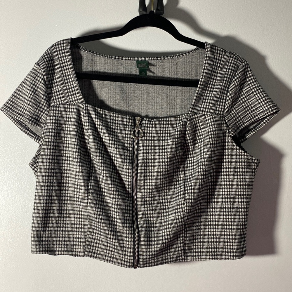 Wild Fable Black & White Cropped Zip-up Top in Size XXL